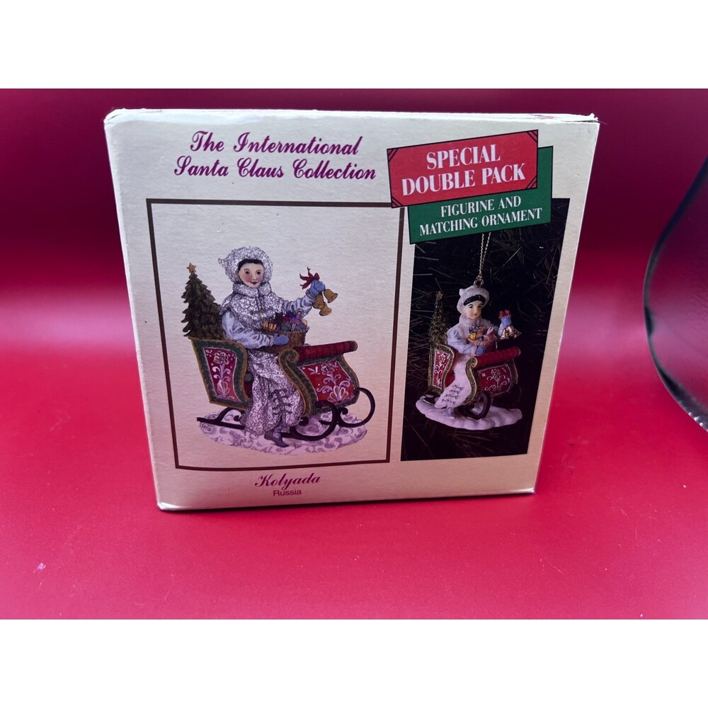 RUSSIA INTERNATIONAL SANTA -SC32s Figurine and ornament